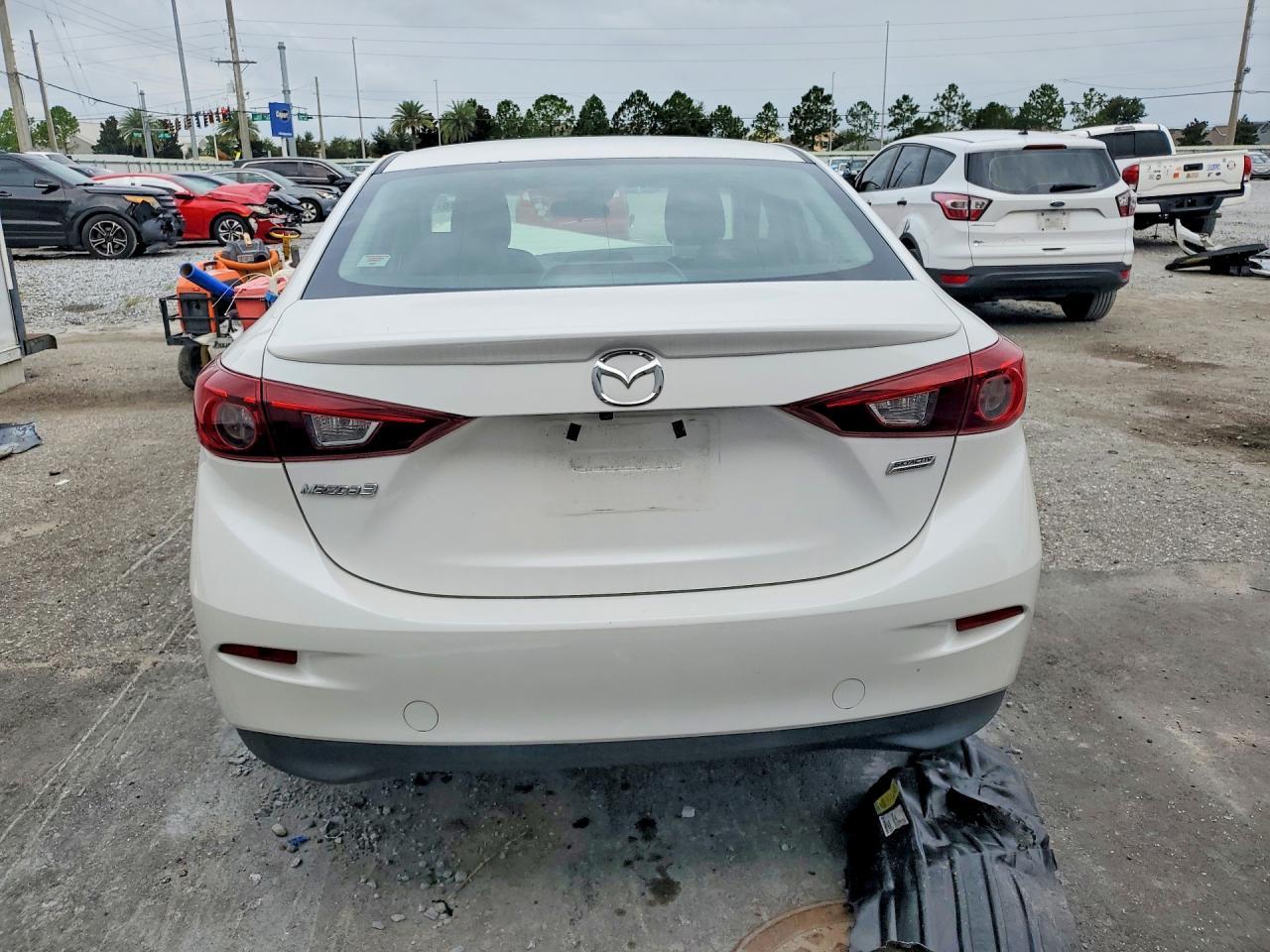 2018 Mazda 3 Touring - Image 6