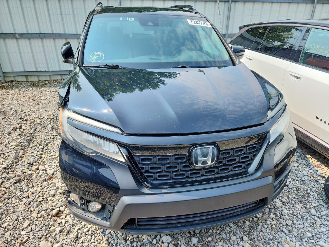 2019 Honda Passport Touring - Image 5