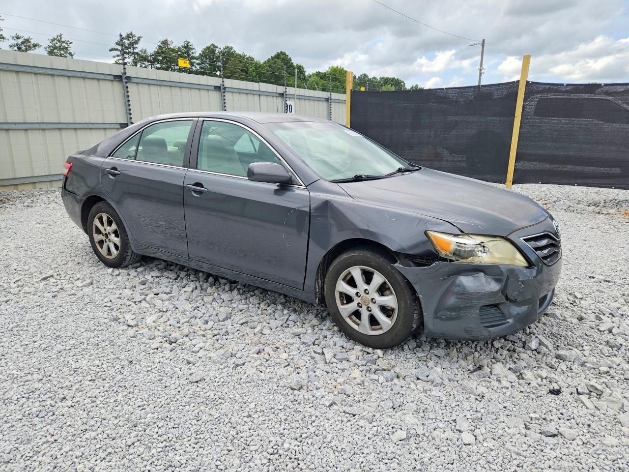 2011 Toyota Camry Le - Фото 4