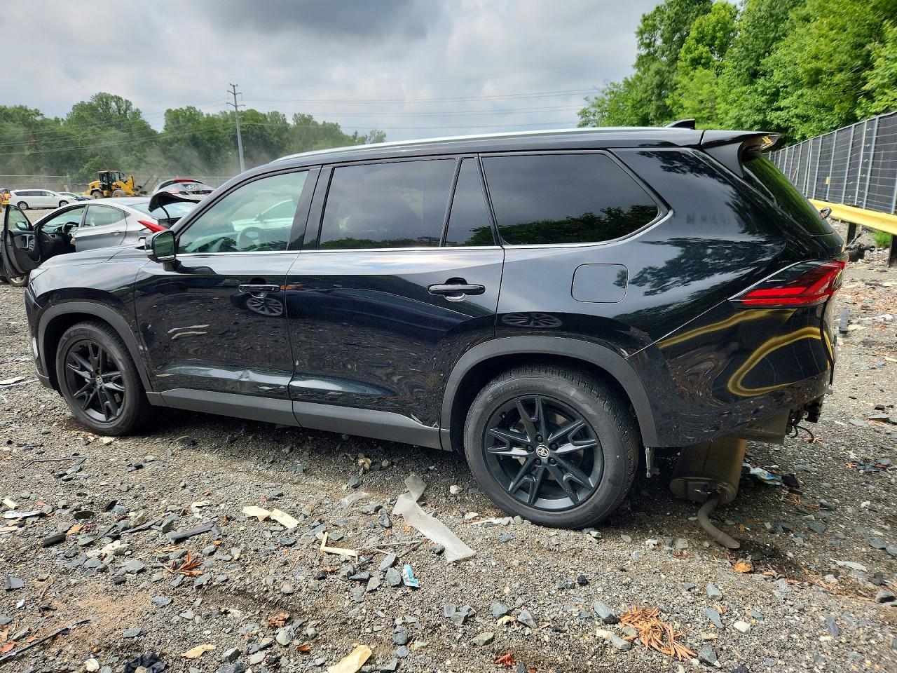 2025 Toyota Grand Highlander Hybrid Limited - Image 2