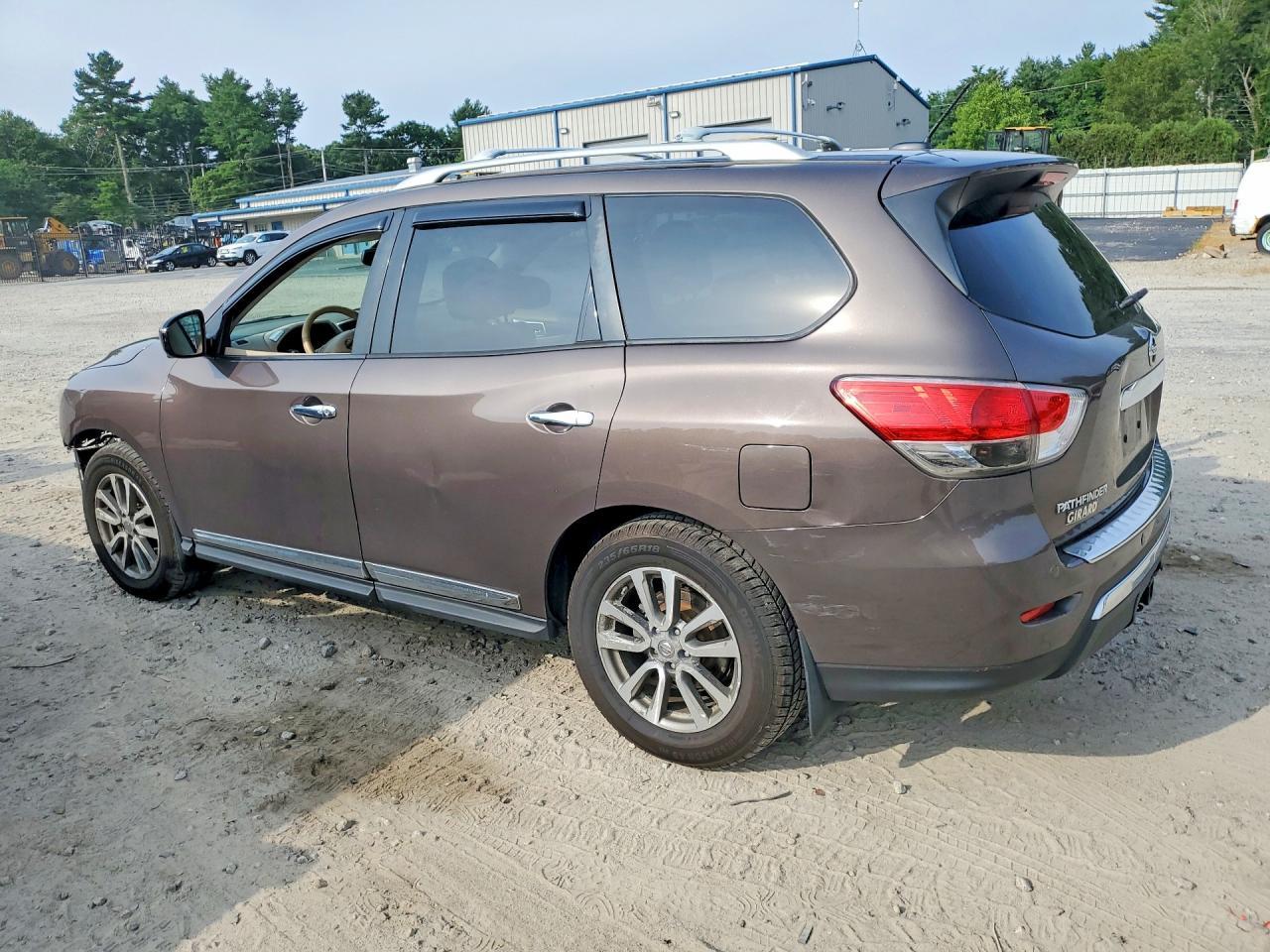 2015 Nissan Pathfinder Sl - Image 2