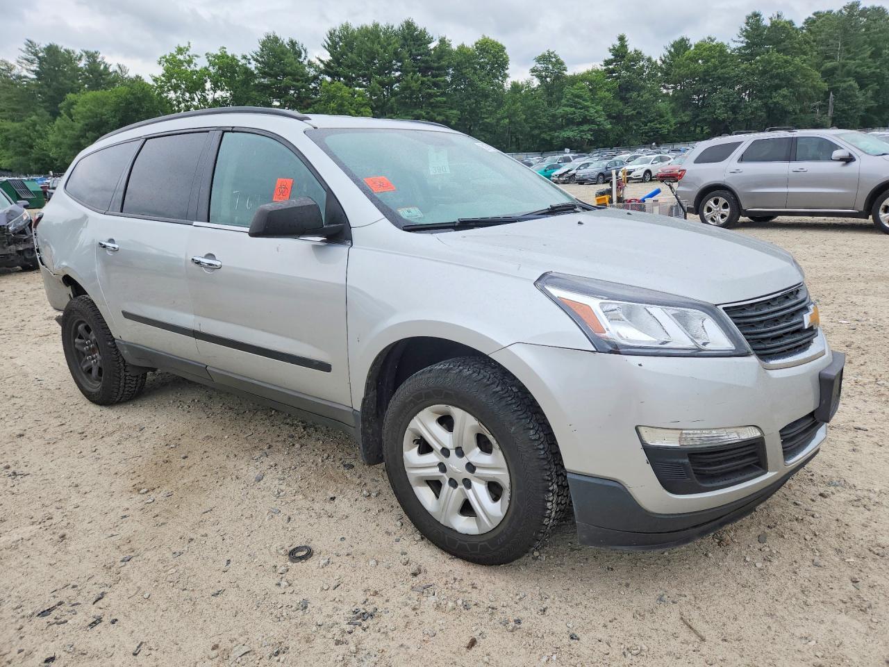 2016 Chevrolet Traverse Ls - Image 4