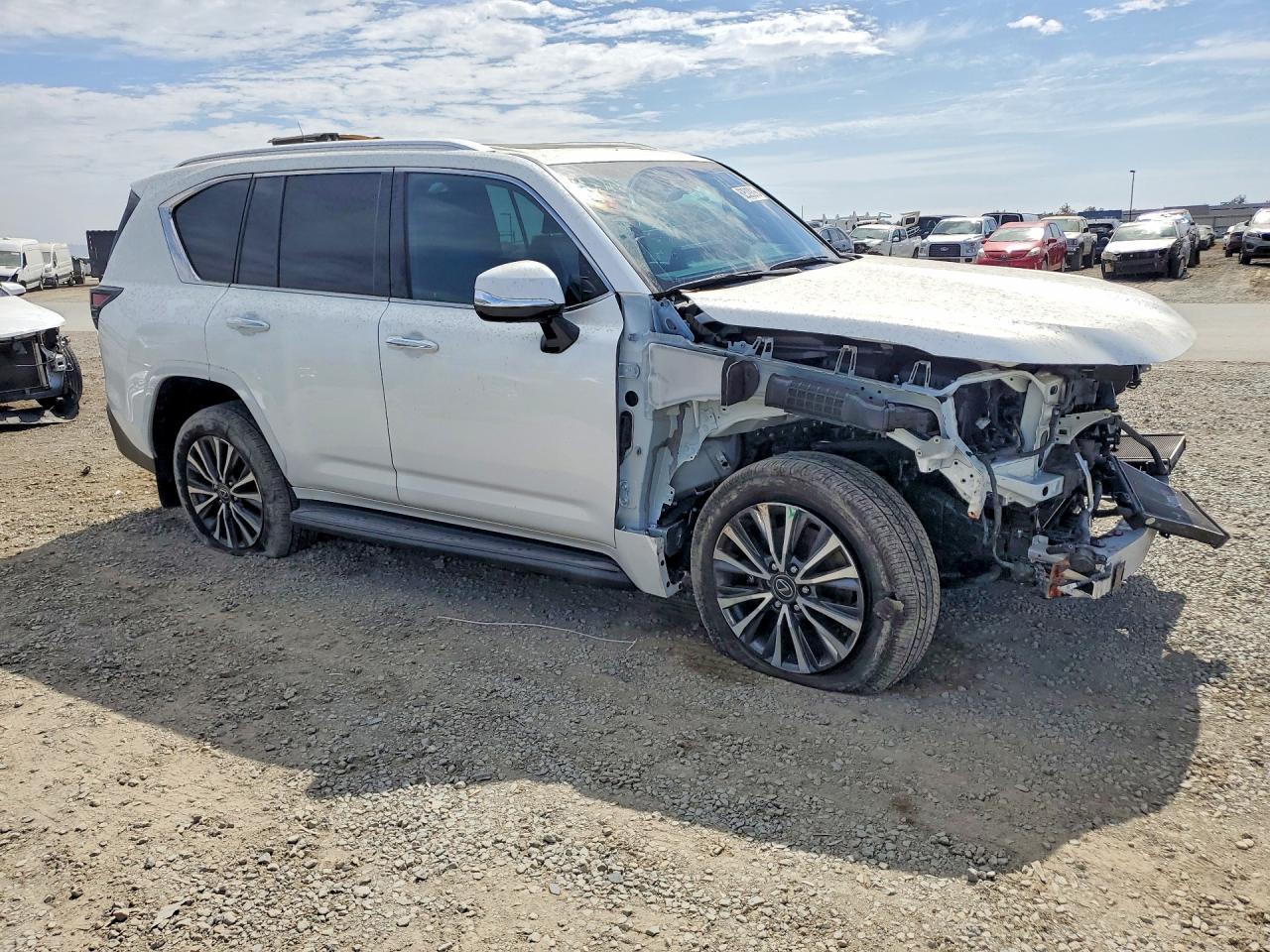 2024 Lexus Lx 600 Premium - Image 4
