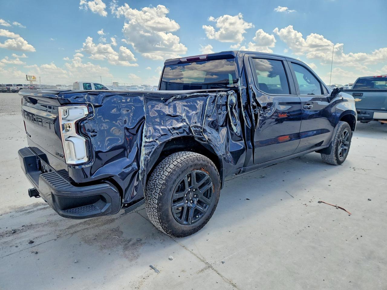 2023 Chevrolet Silverado K1500 Rst - Фото 3