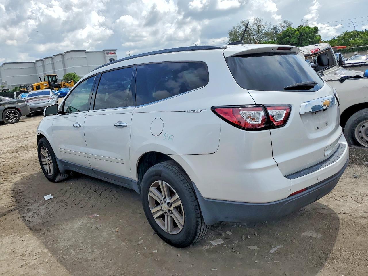2016 Chevrolet Traverse Lt - Image 2