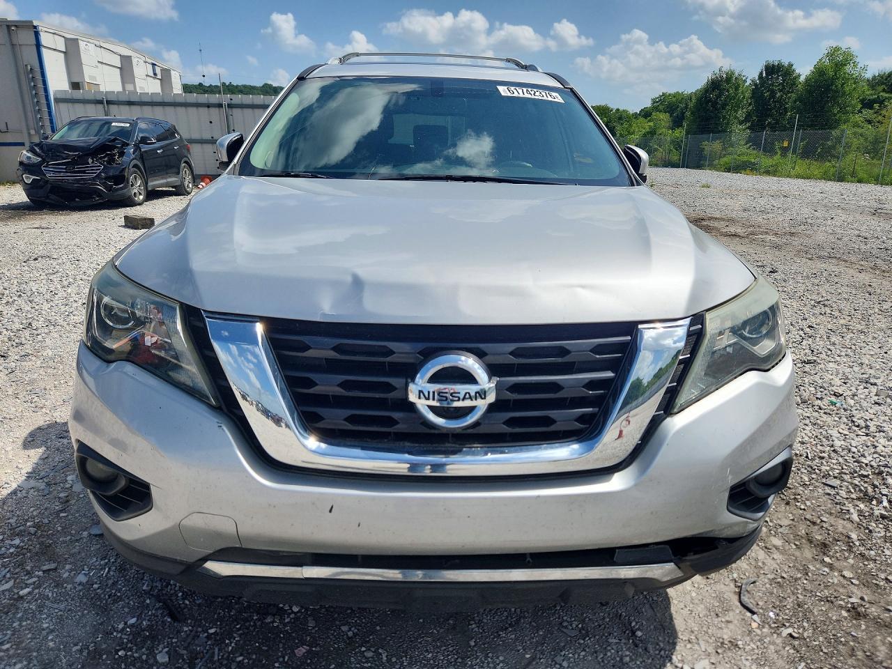 2017 Nissan Pathfinder Platinum - Image 5