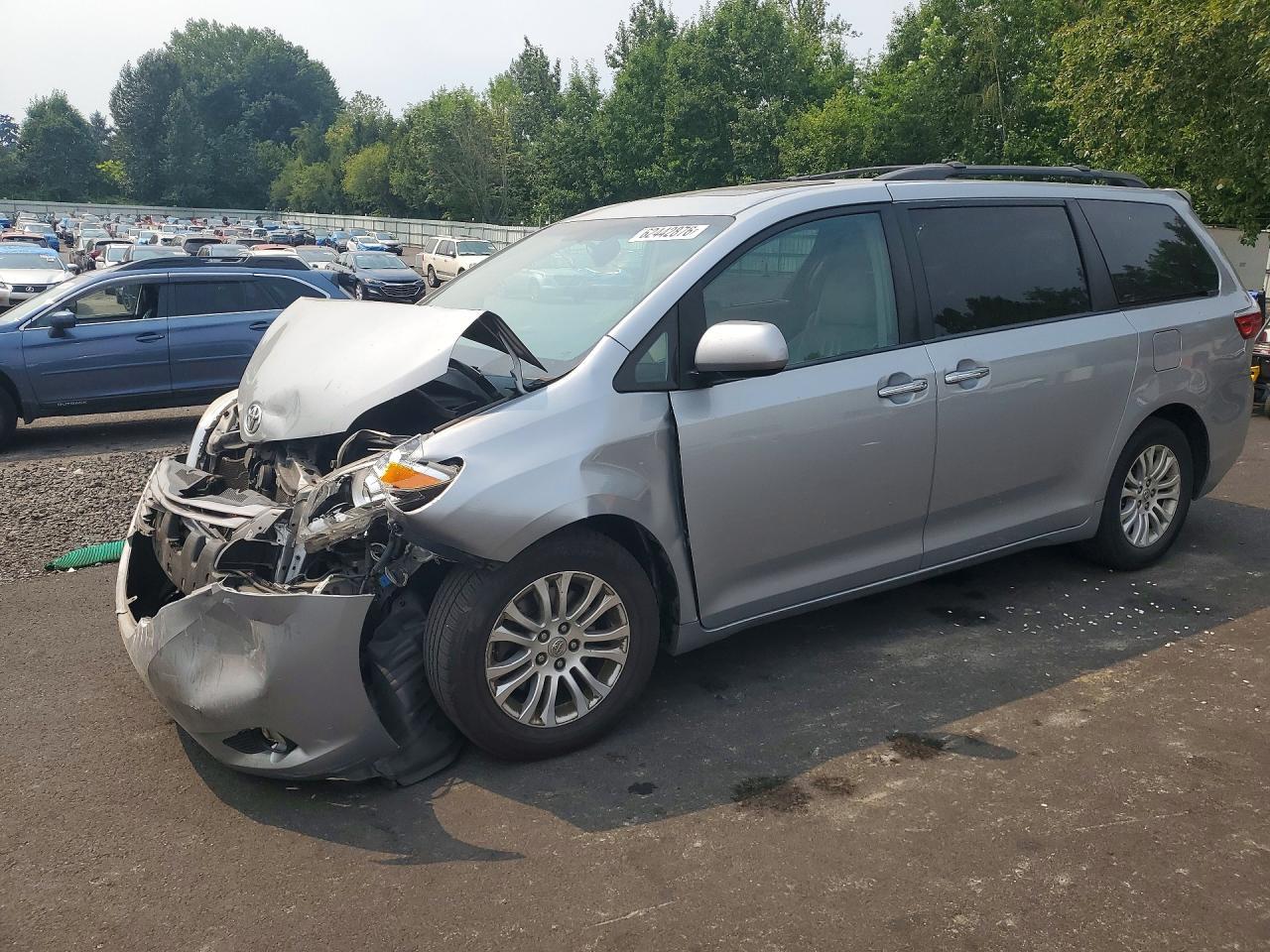 2015 Toyota Sienna Xle 8-Passenger
