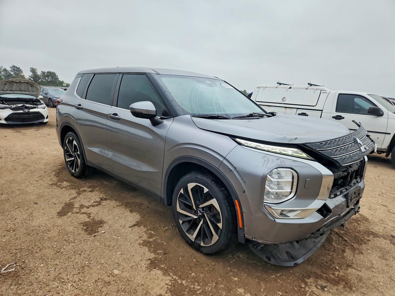 2022 Mitsubishi Outlander Se - Фото 4