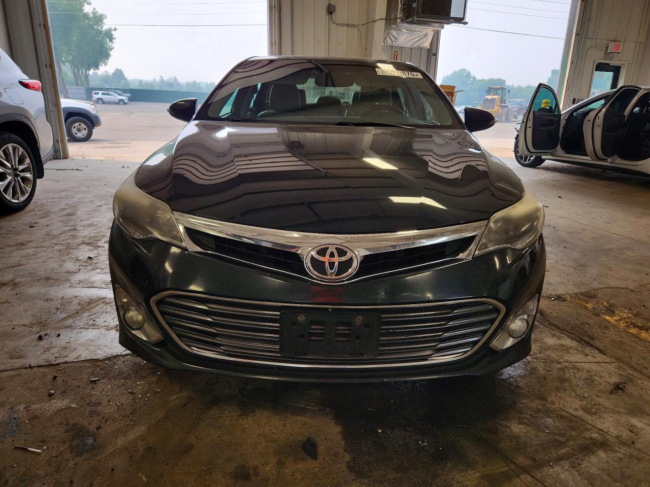 2015 Toyota Avalon Limited - Image 5