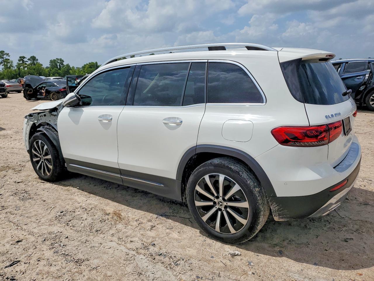 2023 Mercedes-Benz Glb 250 - Фото 2