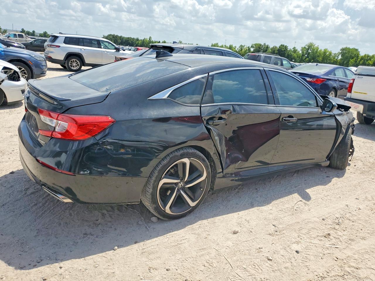 2022 Honda Accord Sport - Фото 3