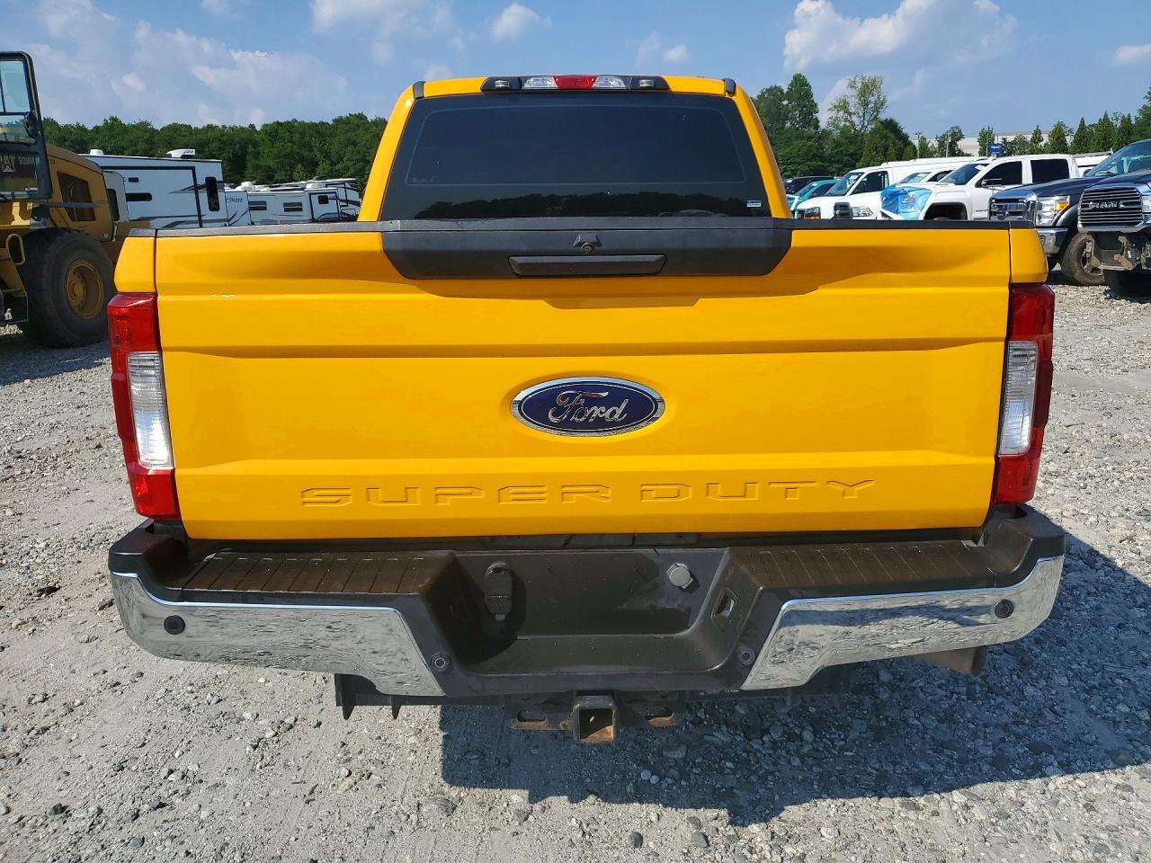 2019 Ford F250 Super Duty - Фото 6