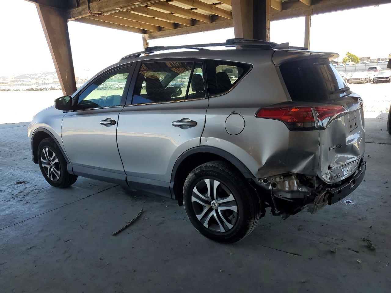 2018 Toyota Rav4 Le - Фото 2