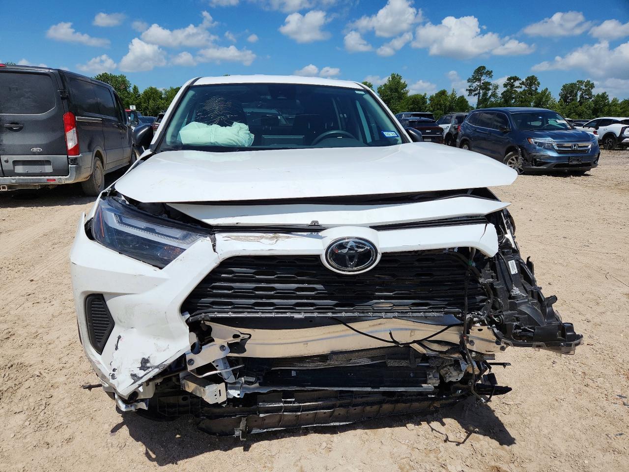 2024 Toyota Rav4 Le - Фото 5