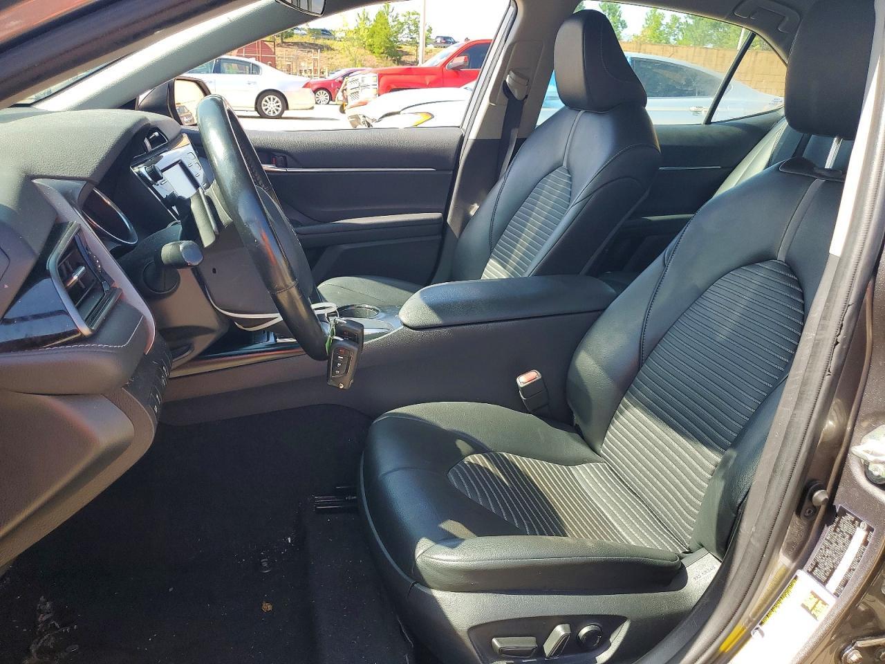 2020 Toyota Camry Se - Image 7