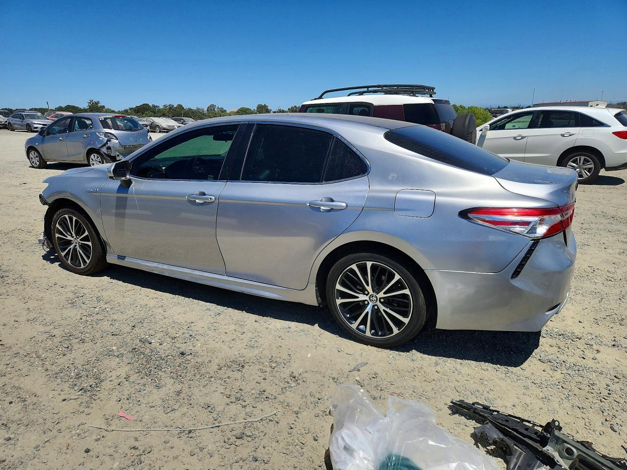 2020 Toyota Camry Se - Image 2