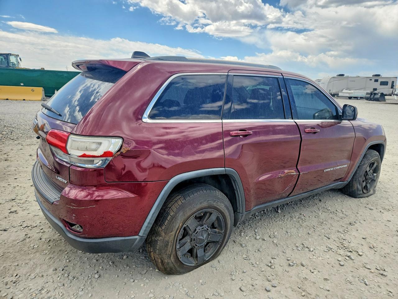 2016 Jeep Grand Cherokee Laredo - Image 3