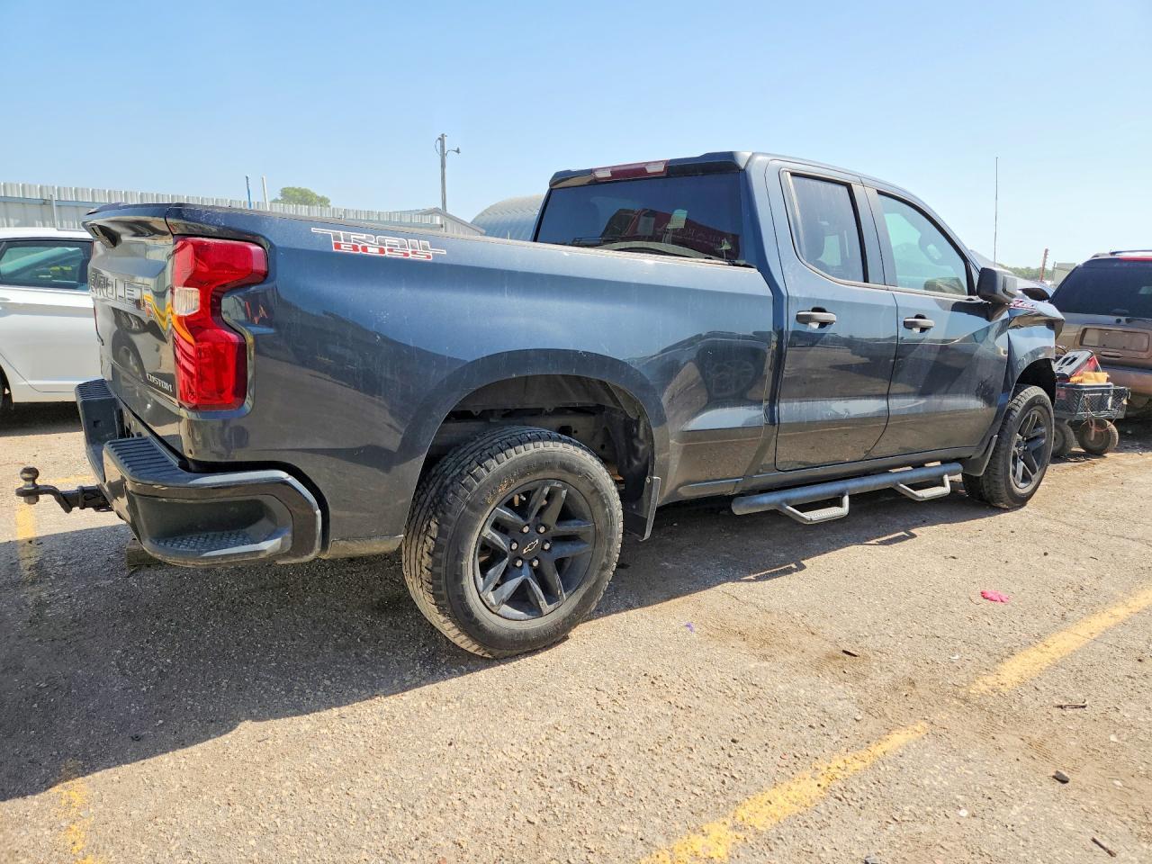 2019 Chevrolet Silverado K1500 Trail Boss Custom - Фото 3