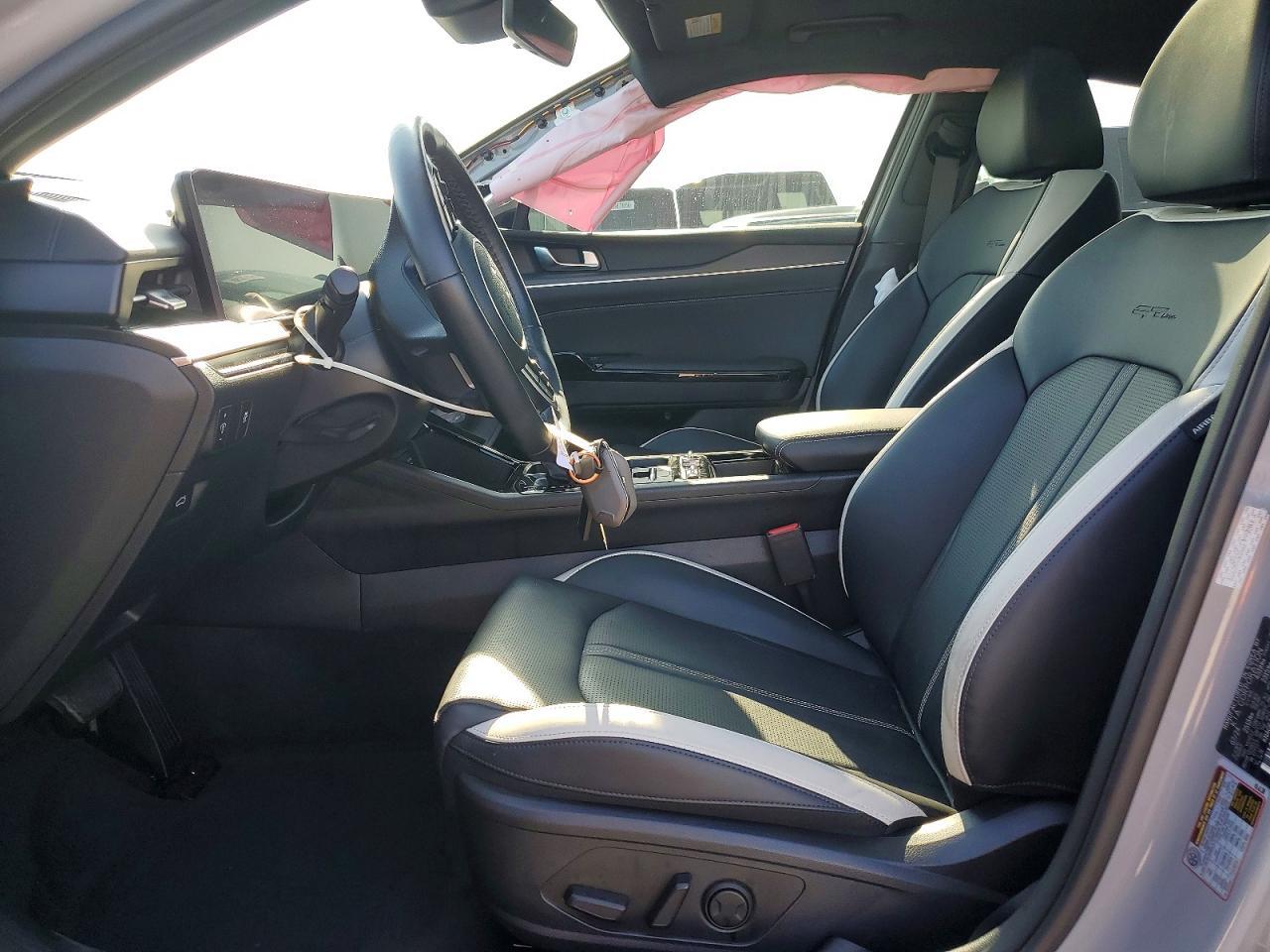2025 Kia K5 Gt Line - Image 7