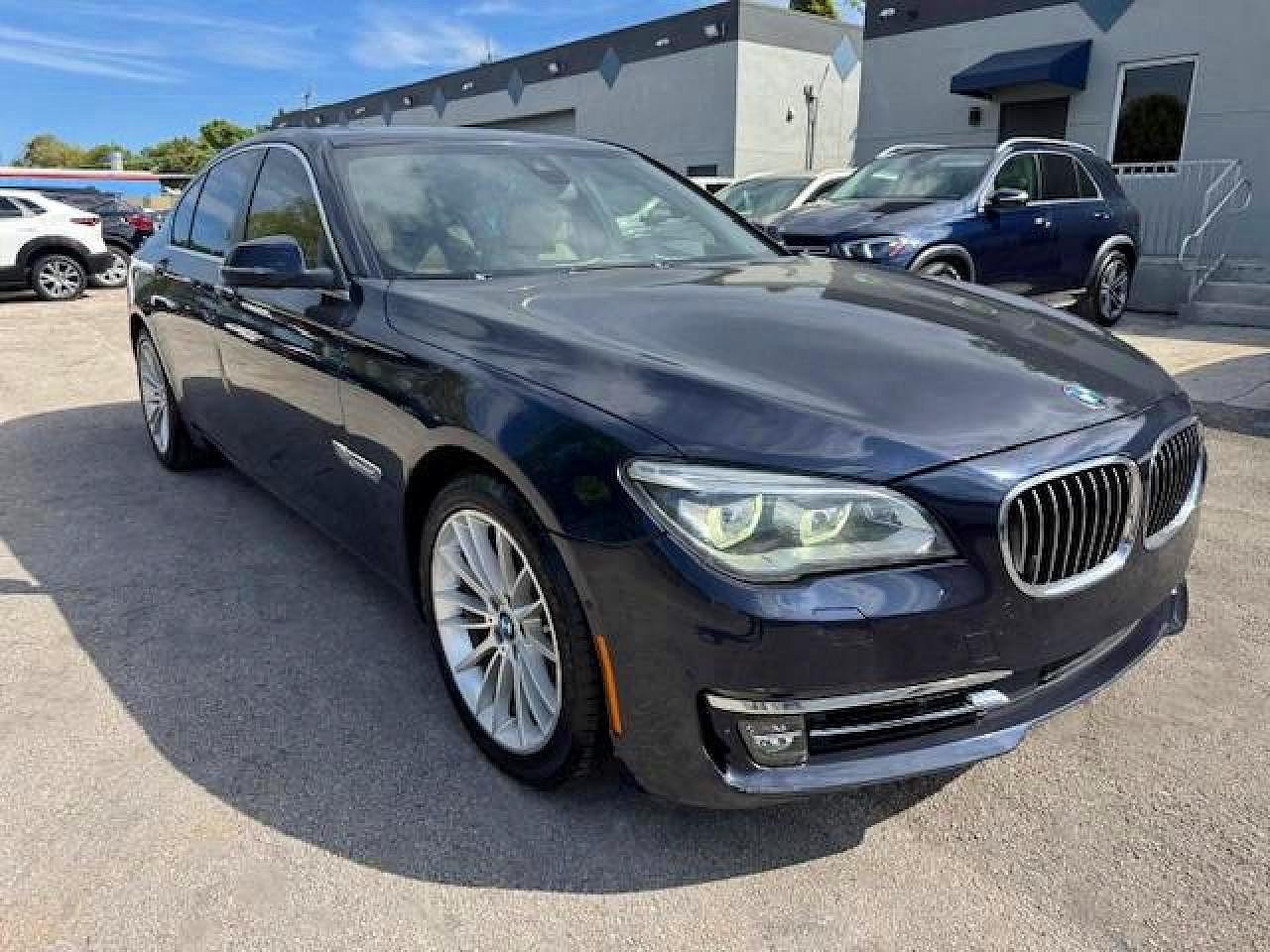 2015 BMW 750 Xi - Фото 4