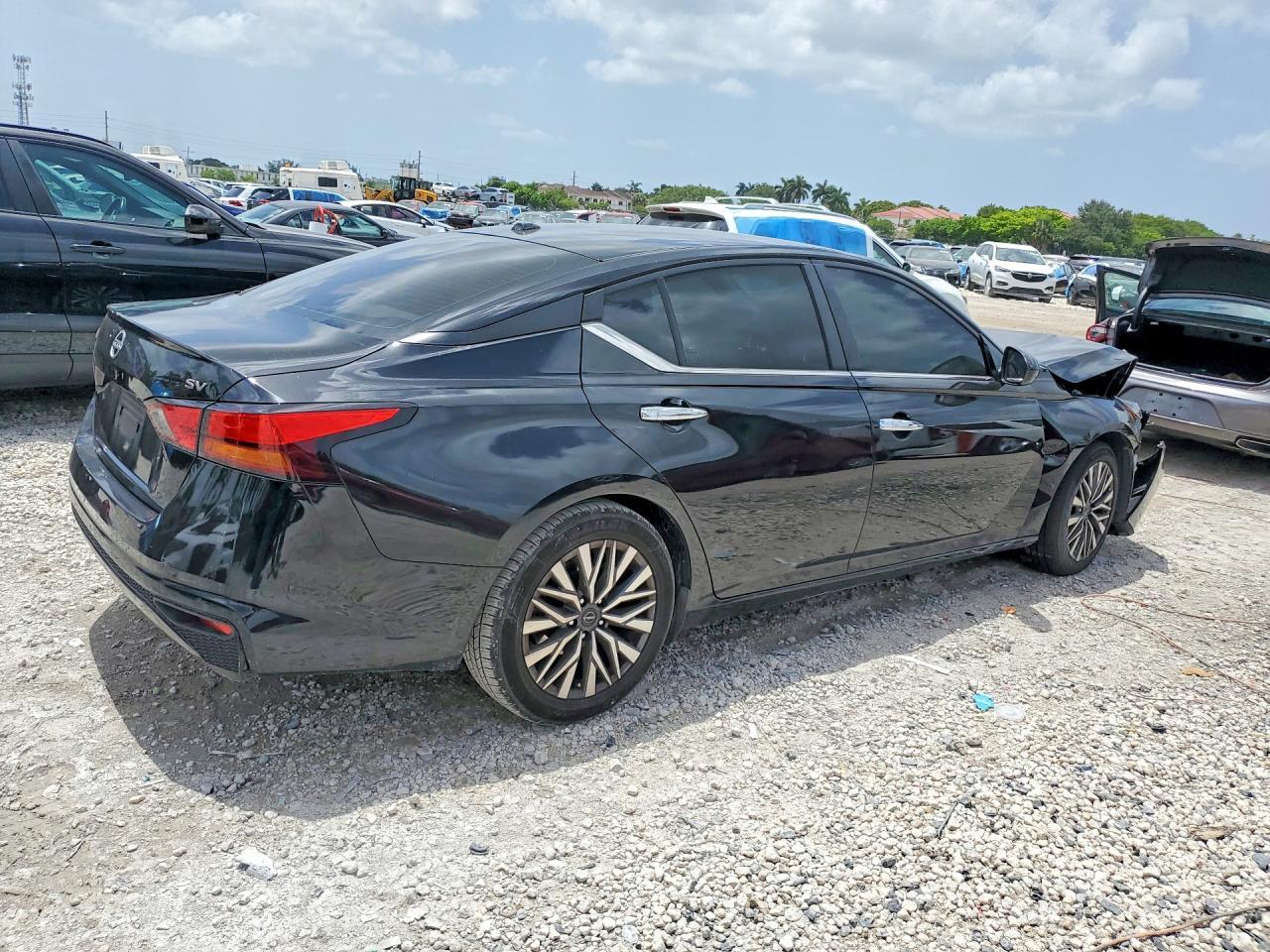2023 Nissan Altima Sv - Фото 3