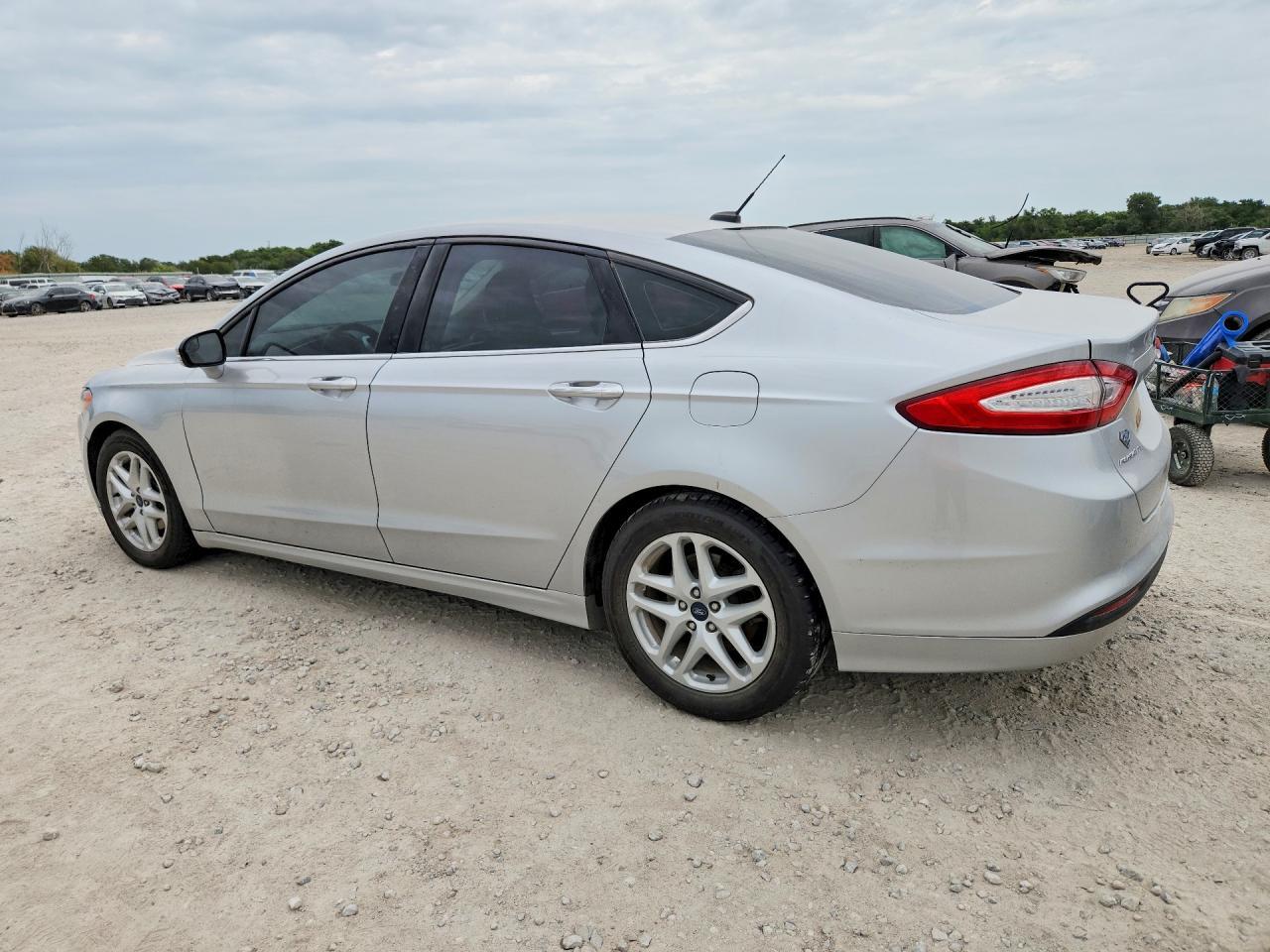 2016 Ford Fusion Se - Фото 2