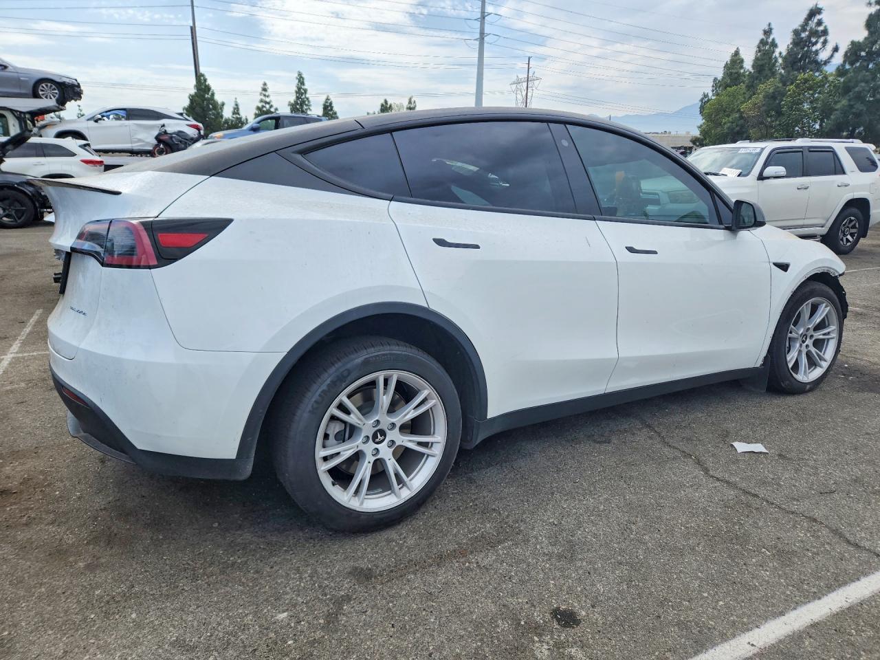 2023 Tesla Model Y - Image 3