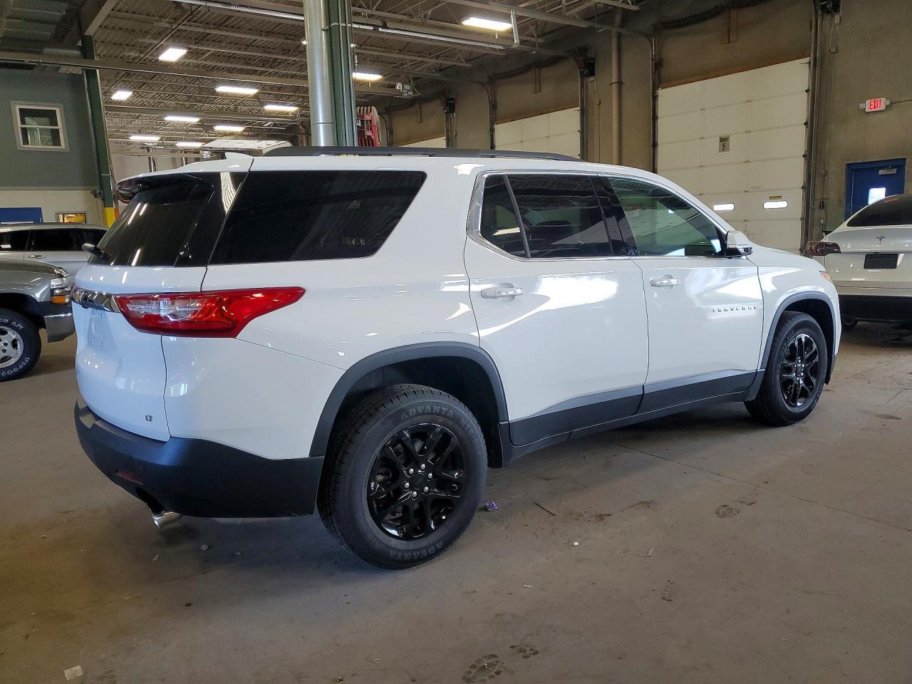 2020 Chevrolet Traverse Lt - Image 3