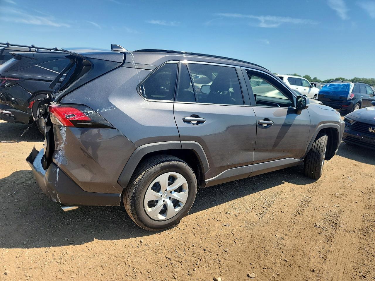 2020 Toyota Rav4 Le - Фото 3