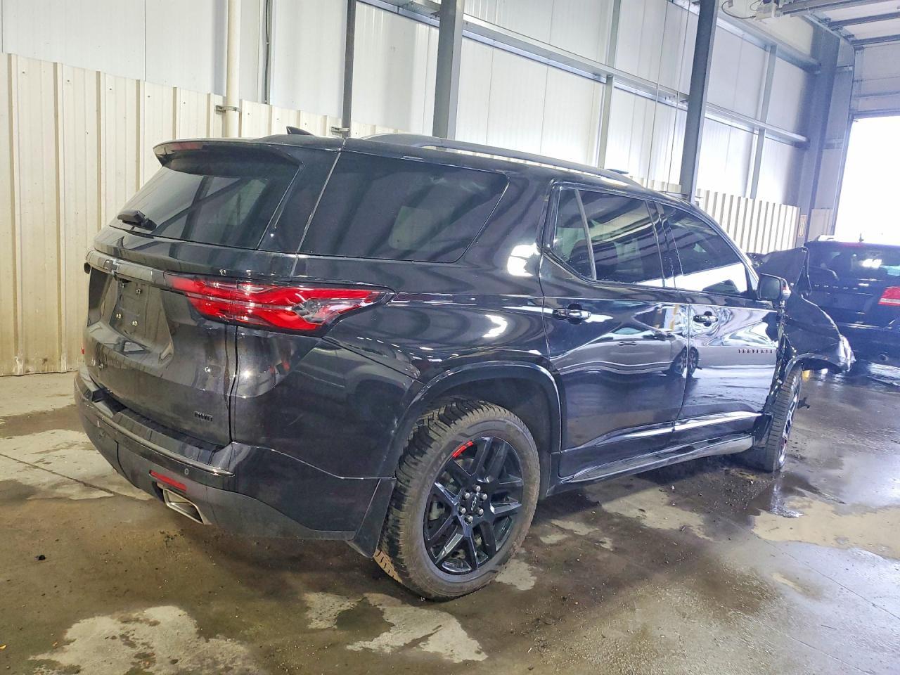 2023 Chevrolet Traverse Premier - Фото 3