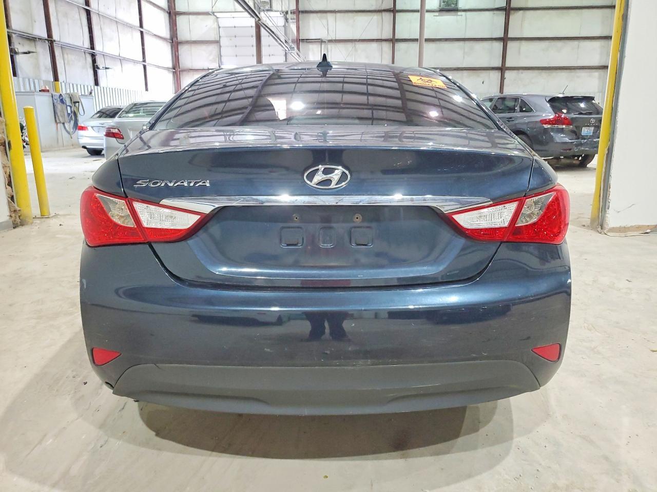 2014 Hyundai Sonata Gls - Image 6