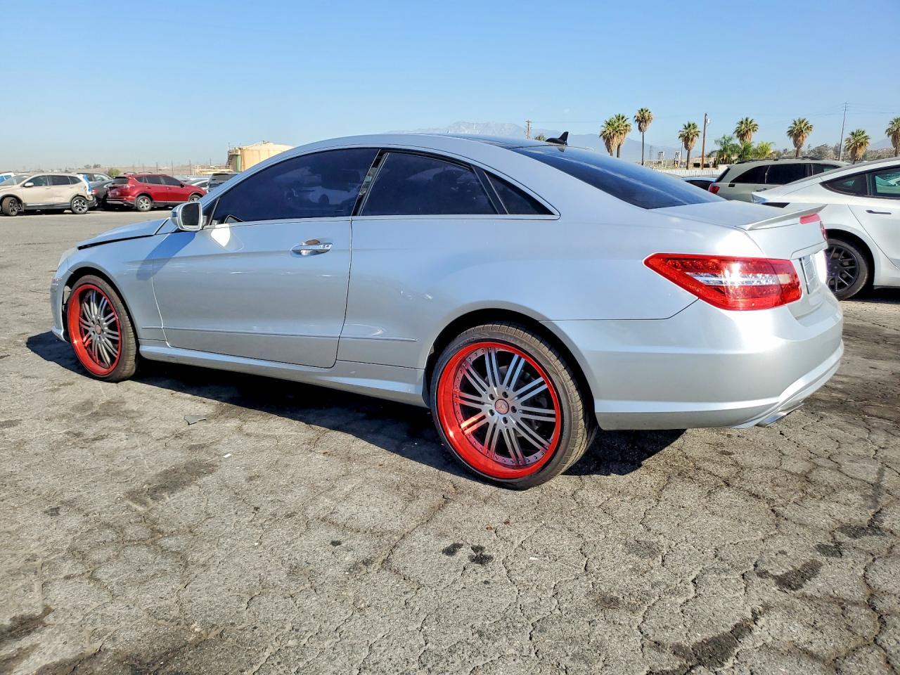 2010 Mercedes-Benz E 550 - Фото 2