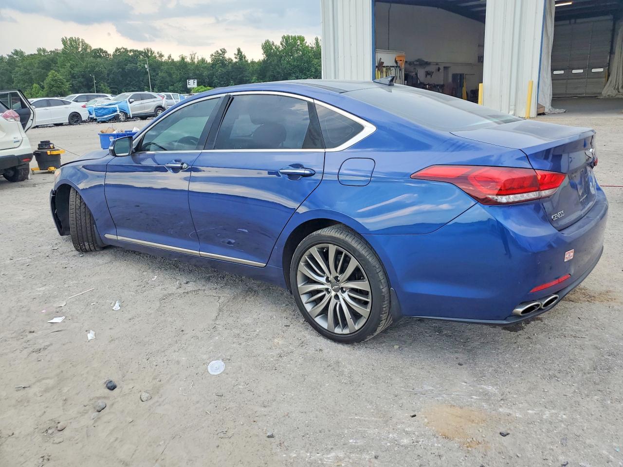2015 Hyundai Genesis 5.0L - Image 2