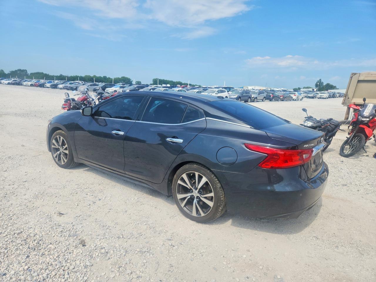 2016 Nissan Maxima Platinum - Image 2