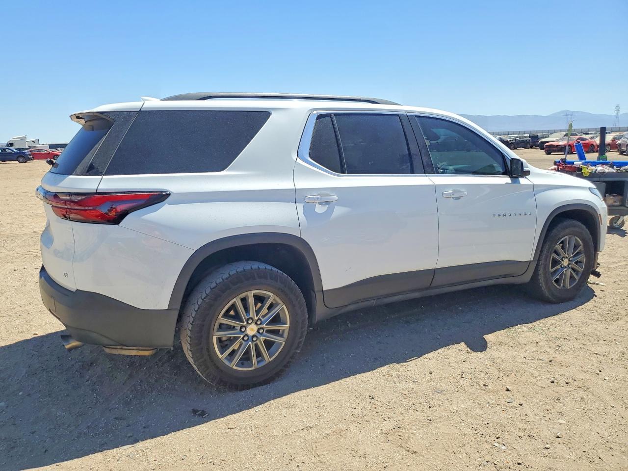 2023 Chevrolet Traverse Lt - Фото 3