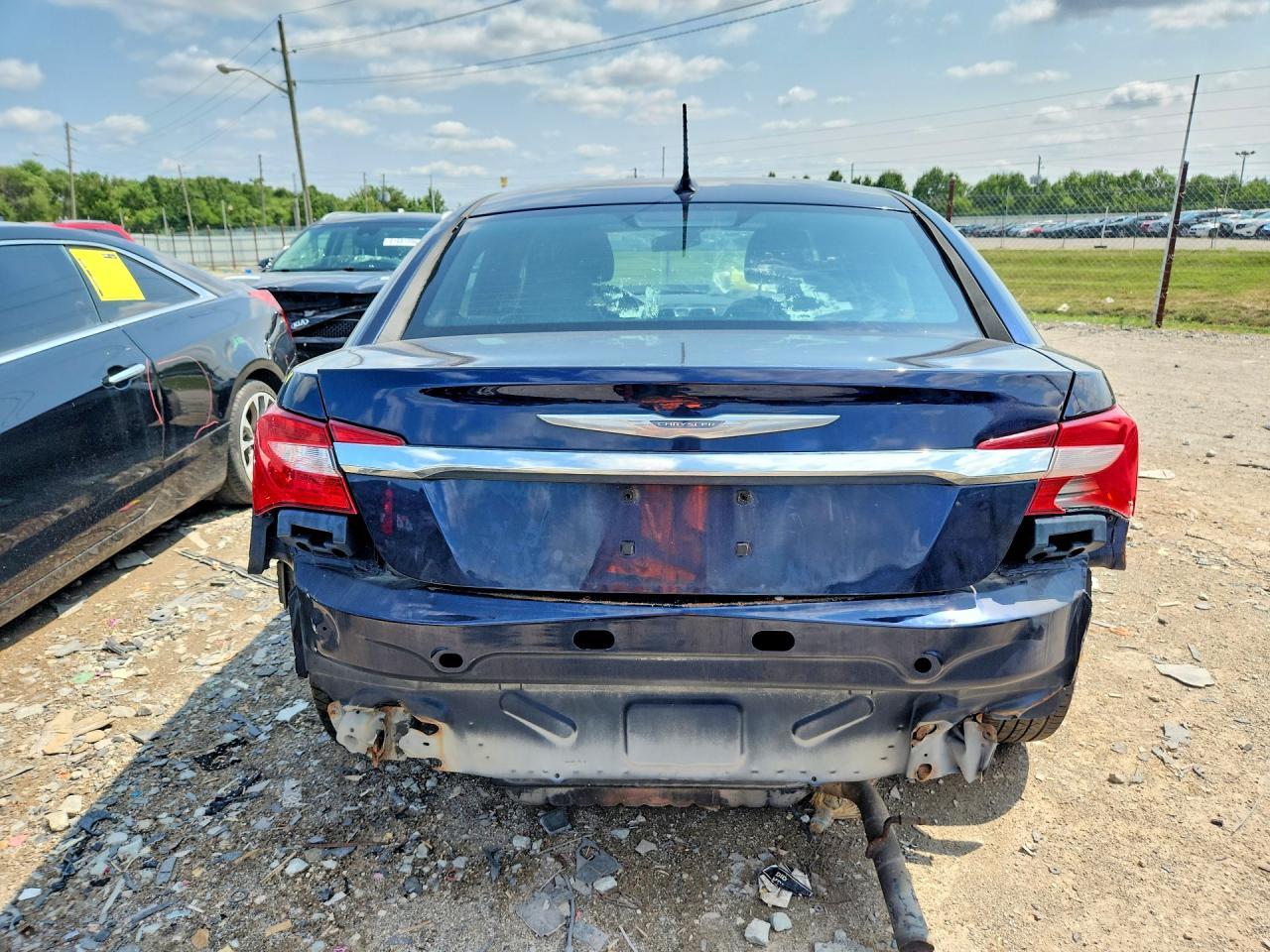 2012 Chrysler 200 Limited - Image 6