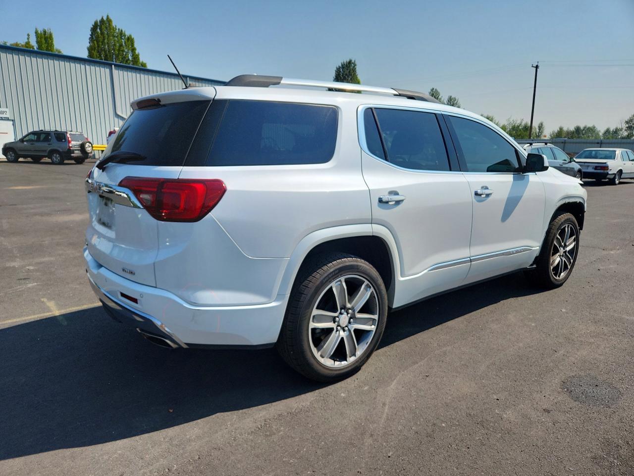 2017 GMC Acadia Denali - Фото 3