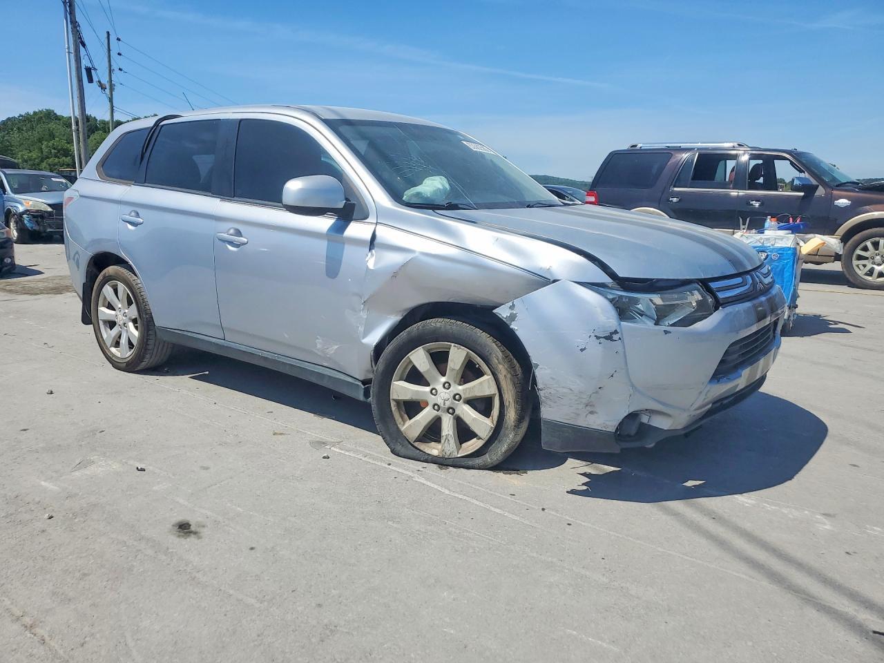 2014 Mitsubishi Outlander Es - Image 4