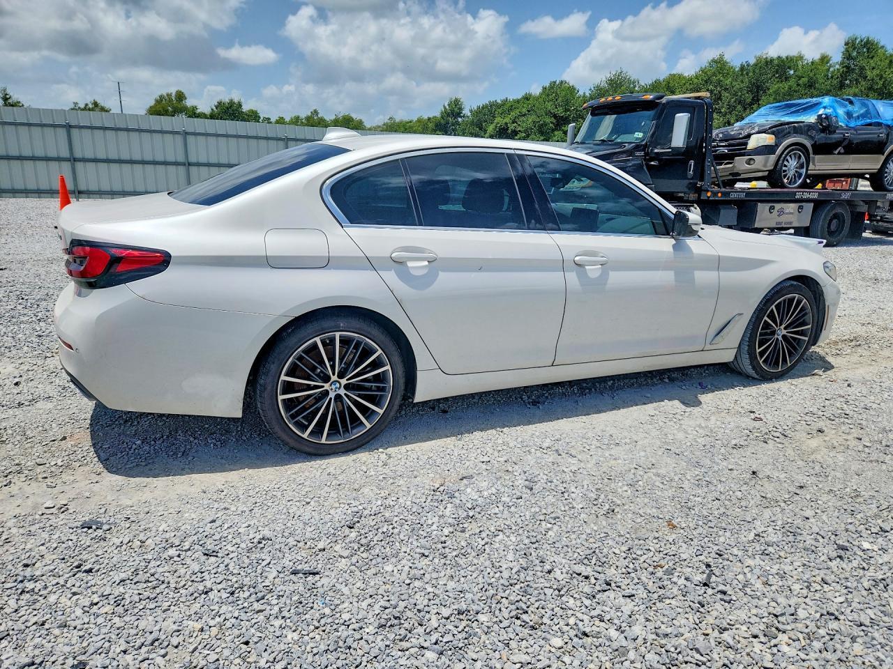 2022 BMW 530 I - Фото 3