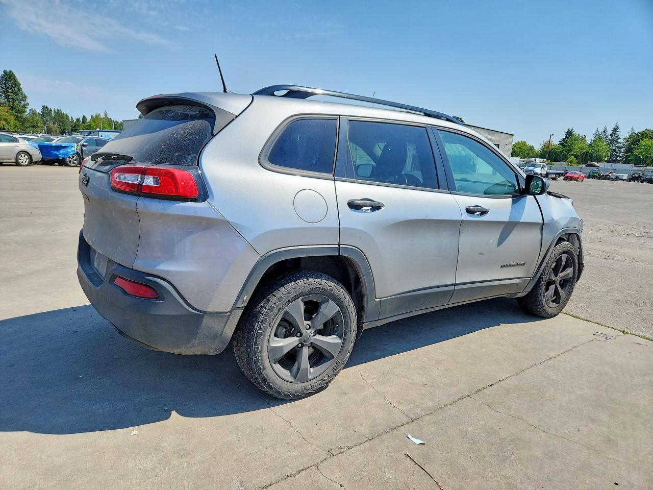 2016 Jeep Cherokee Sport - Image 3