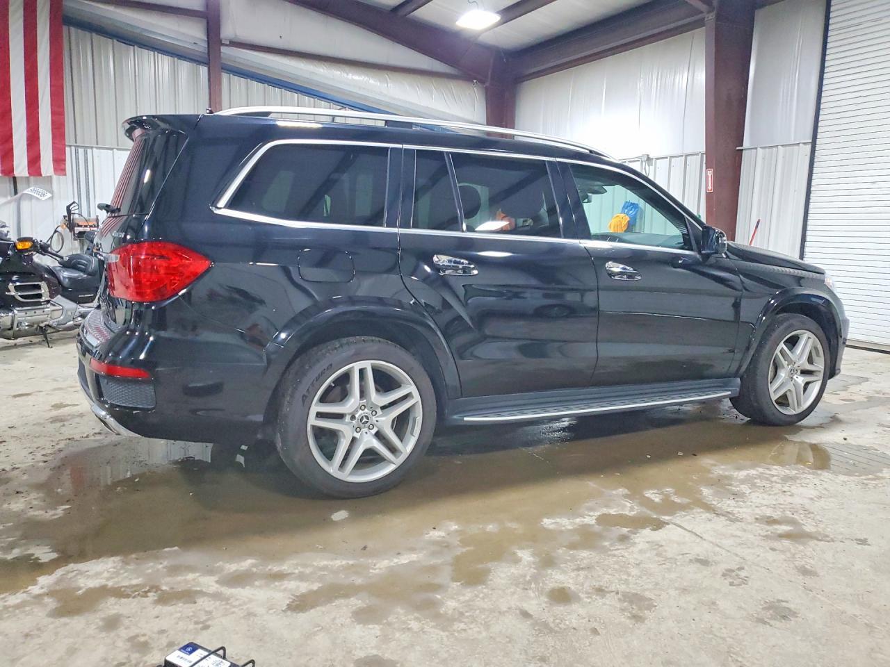 2016 Mercedes-Benz Gl 550 4Matic - Image 3