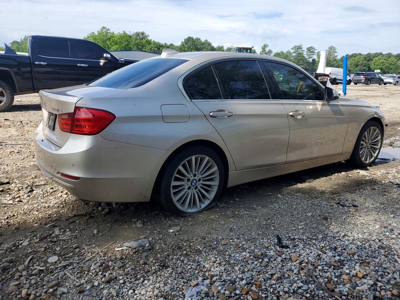 2013 BMW 328 Xi - Image 3