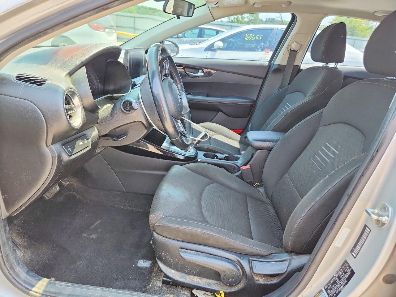 2019 Kia Forte S - Image 7