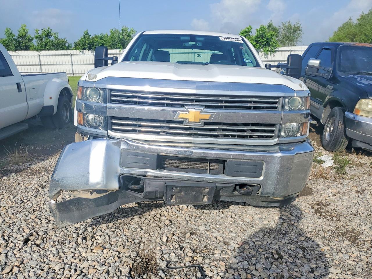 2017 Chevrolet Silverado C3500 - Image 5