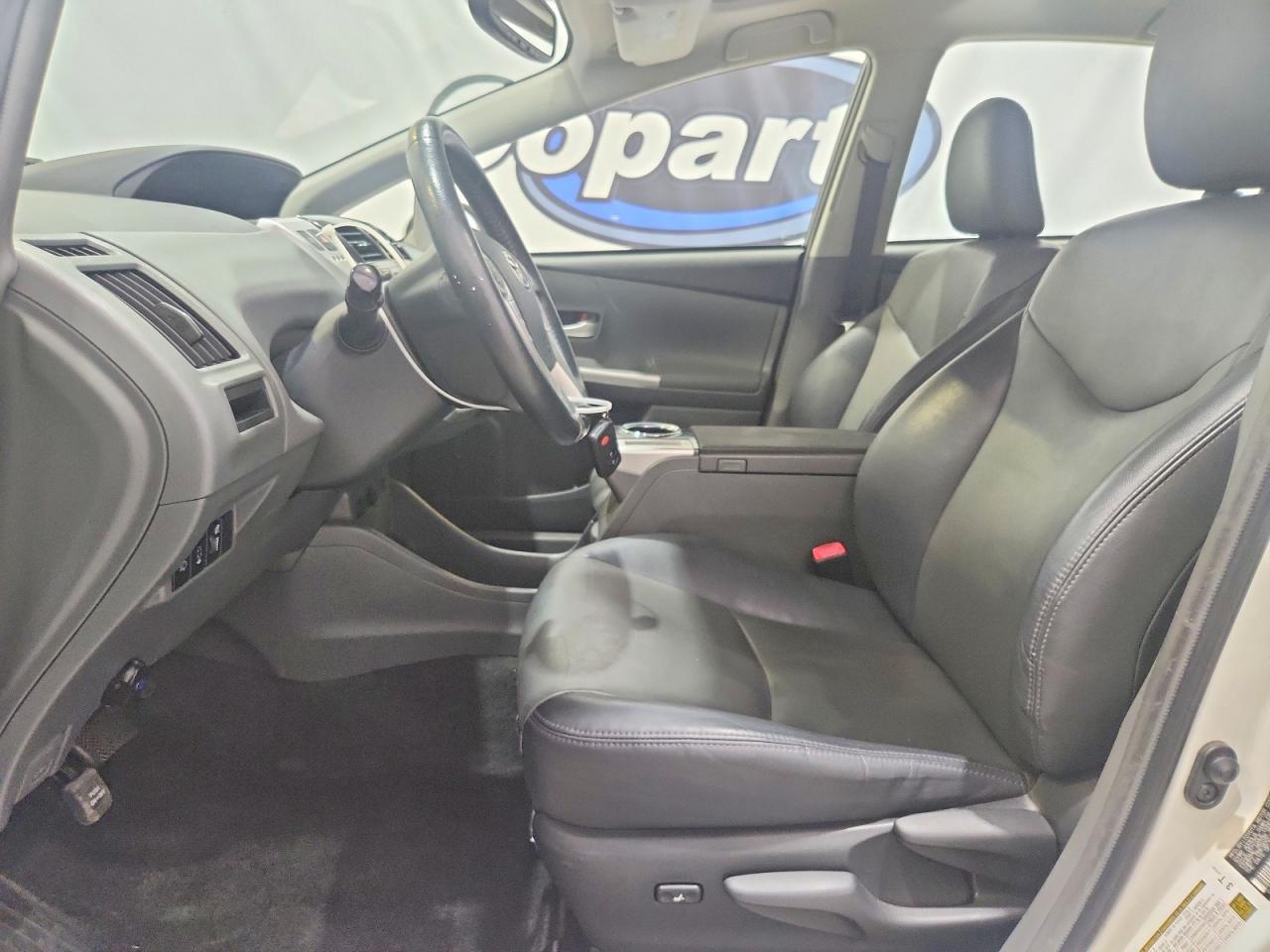 2014 Toyota Prius V Five - Image 7