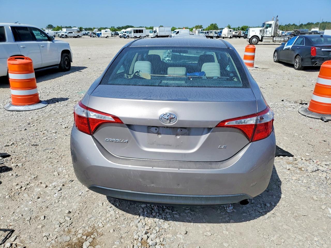2015 Toyota Corolla Le - Фото 6