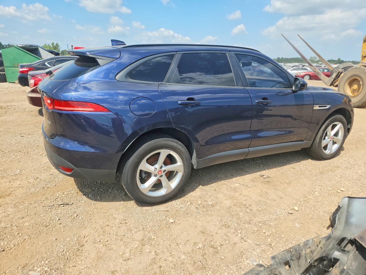 2017 Jaguar F-Pace Premium - Image 3