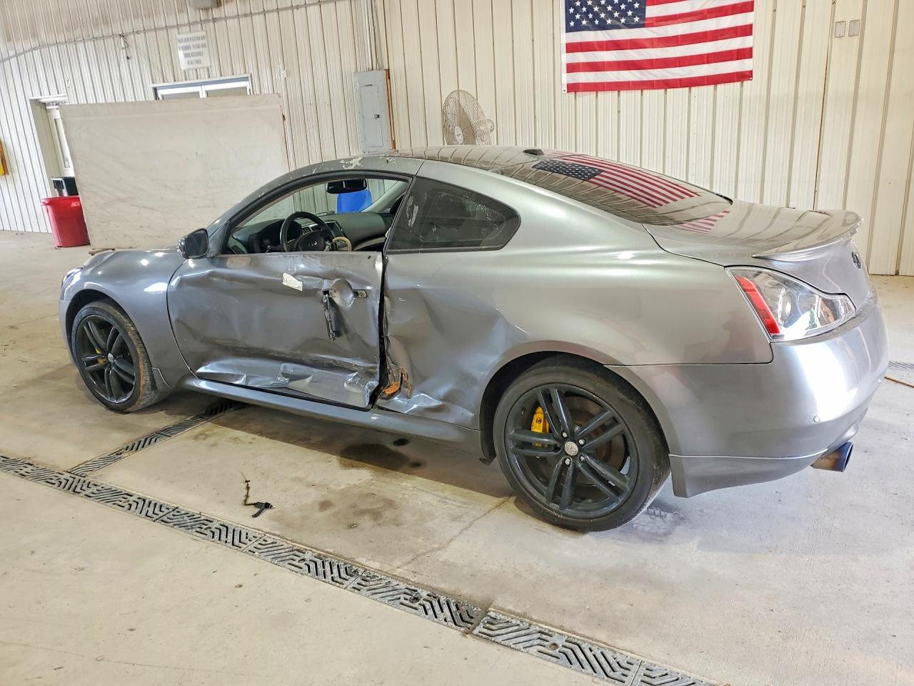 2011 Infiniti G37 Coupe X - Image 2
