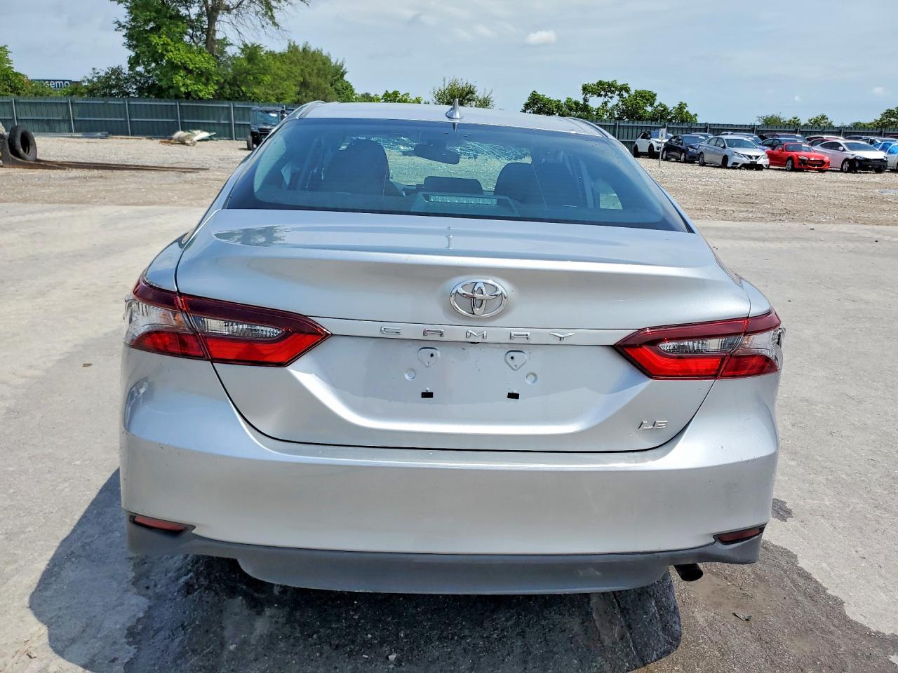 2023 Toyota Camry Le - Image 6