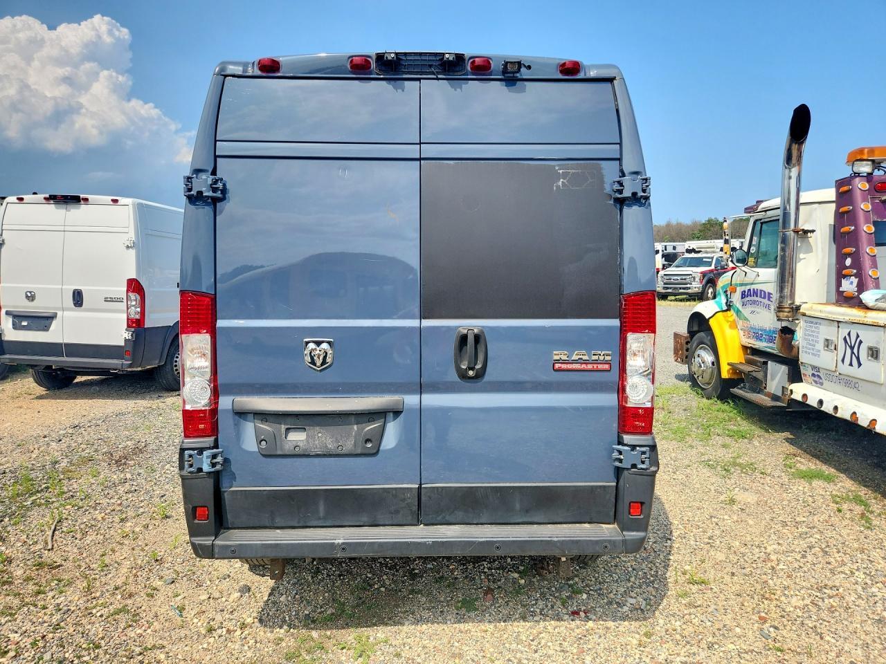 2019 Ram Promaster 2500 Delivery Van - Фото 6